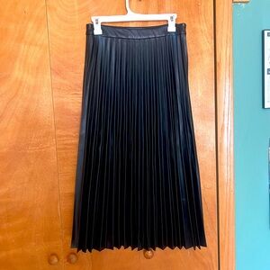 Never Worn Primark Black Pleated Long Skirt